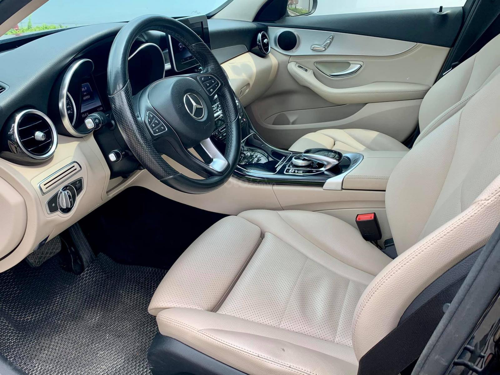 Mercedes C0 Sx 15 Mau đen Nội Thất Kem Nguyen Bản Từ đầu đến Cuối Lăn Banh 60 000 Km Khong Tua