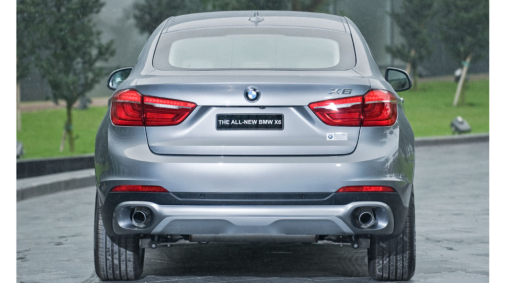 Đuôi xe BMW X6 2015 có nhiều điểm khác biệt so với thế hệ cũ Đuôi xe BMW X6 2015 có nhiều điểm khác biệt so với thế hệ cũ 1