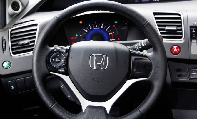 Vô-lăng của Honda Civic 2015 1
