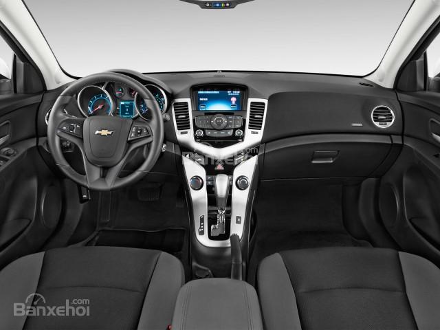 Nội thất của Chevrolet Cruze 2016 mang phong cách hoàn toàn mới Nội thất của Chevrolet Cruze 2016 mang phong cách hoàn toàn mới.
