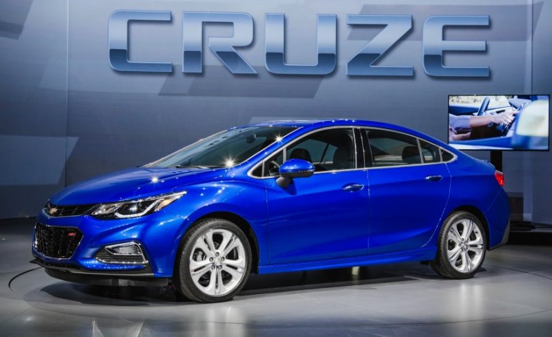 Chevrolet Cruze 2016: nhẹ hơn, mạnh mẽ hơn Chevrolet Cruze 2016: nhẹ hơn, mạnh mẽ hơn.