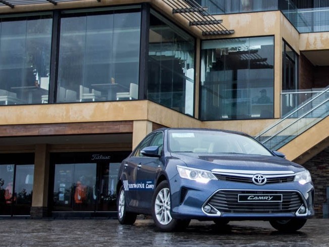 Toyota Camry 2015 có lợi thế về giá bán Toyota Camry 2015 có lợi thế về giá bán.