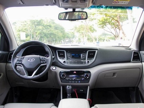 Không gian nội thất của Hyundai Tucson 2016.