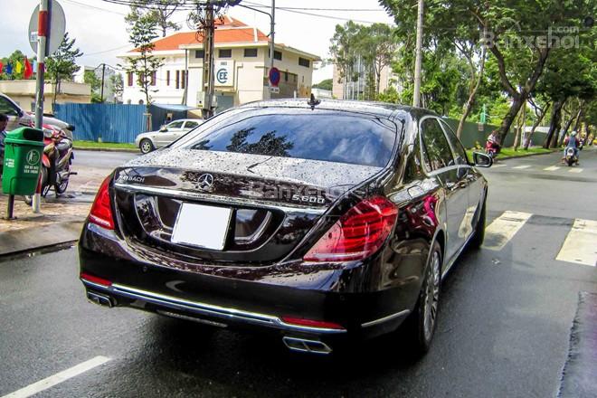 Mercedes-Maybach S600.