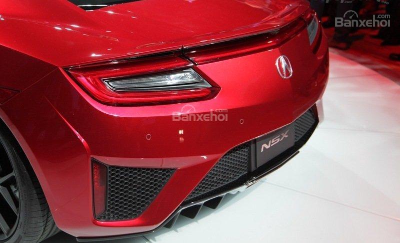 Đánh giá xe Acura NSX 2016: Thiết kế nhô ra ngoài