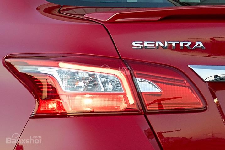 Đánh giá xe Nissan Sentra 2016 phần đuôi 2.