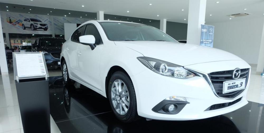 Mazda 3 2015 sở hữu thiết kế lịch lãm, trẻ trung.