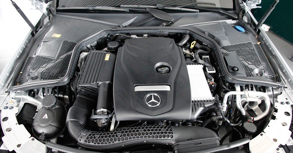 Đánh giá xe Mercedes-Benz C-Class 2015 phần vận hành.