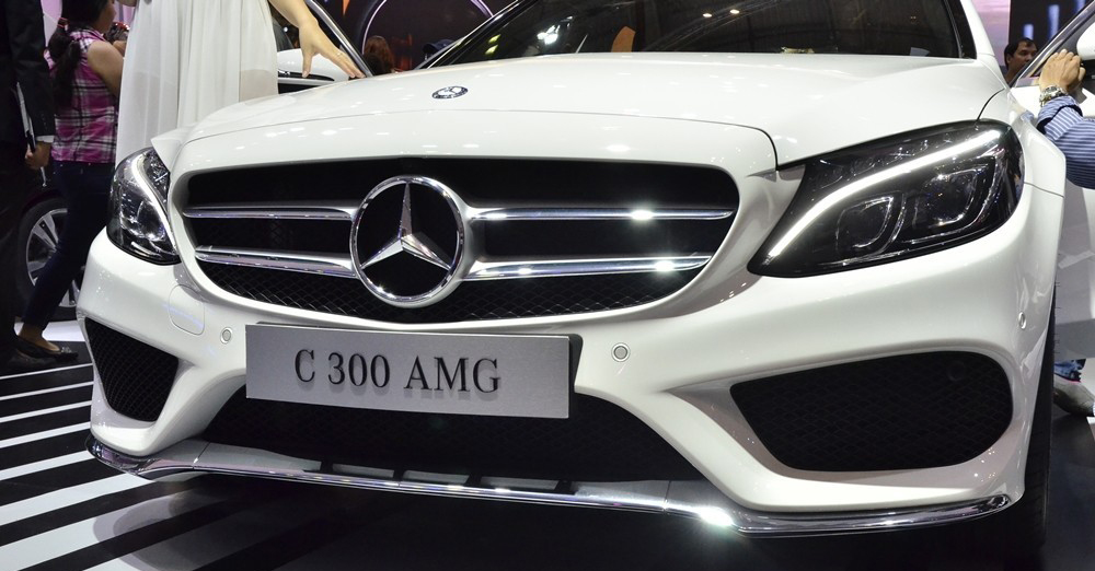 Đánh giá xe Mercedes-Benz C-class 2015 phần đầu 7.