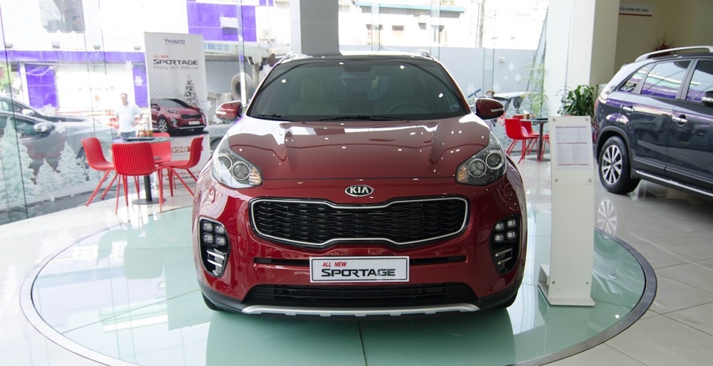 Đầu xe Sportage 2016 sở hữu những nét thiết kế đặc trưng của Kia.