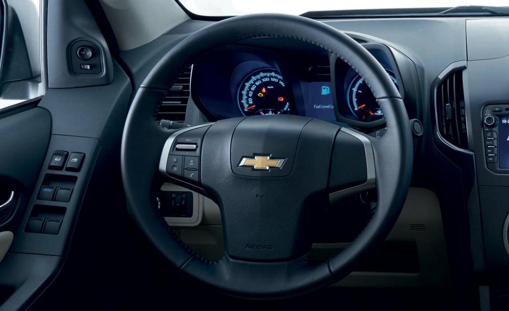Đánh giá xe Chevrolet Colorado 2015 phần nội thất 5.