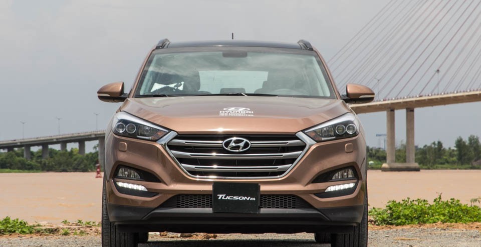 Hyundai Tucson 2016 sở hữu dáng vẻ nam tính và cơ bắp.