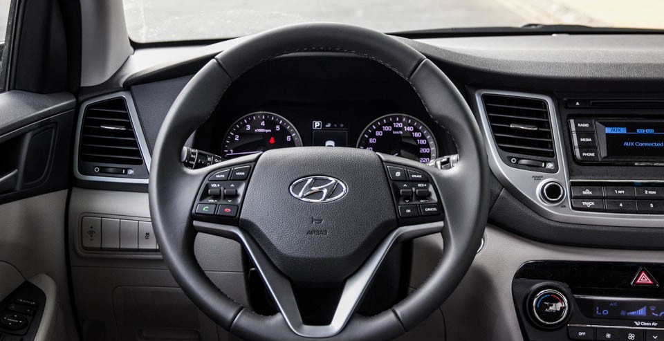 Vô-lăng của Hyundai Tucson 2016.