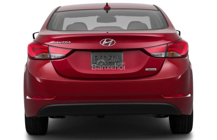 Đánh giá xe Hyundai Elantra 2016 phần đuôi 1.