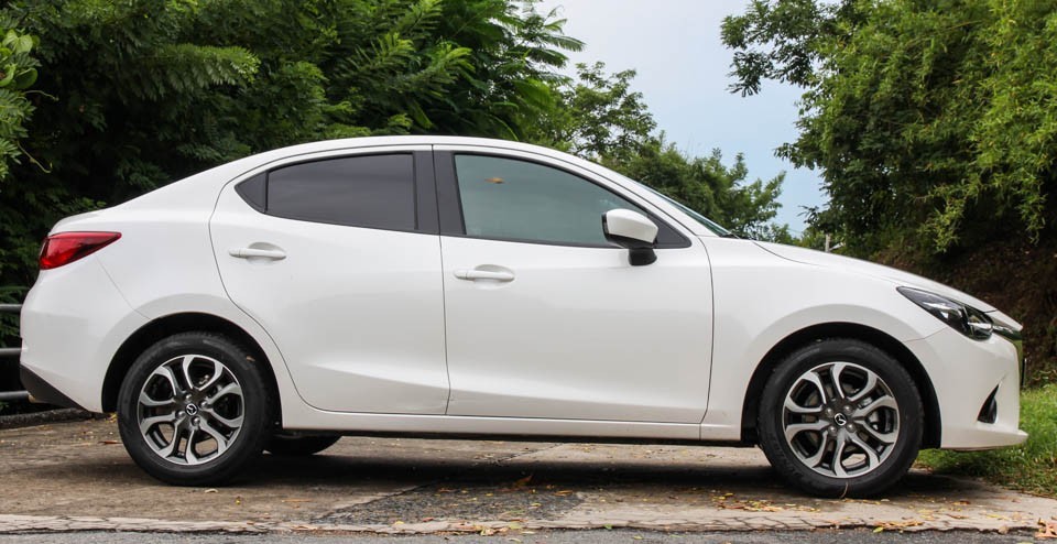 Mazda 2 sở hữu thiết kế mềm mại và trung tính 1