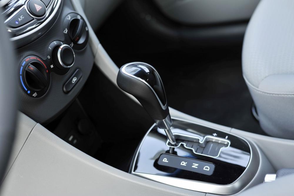 Đánh giá xe Hyundai Accent Blue 2015 có điều hòa chỉnh tay.