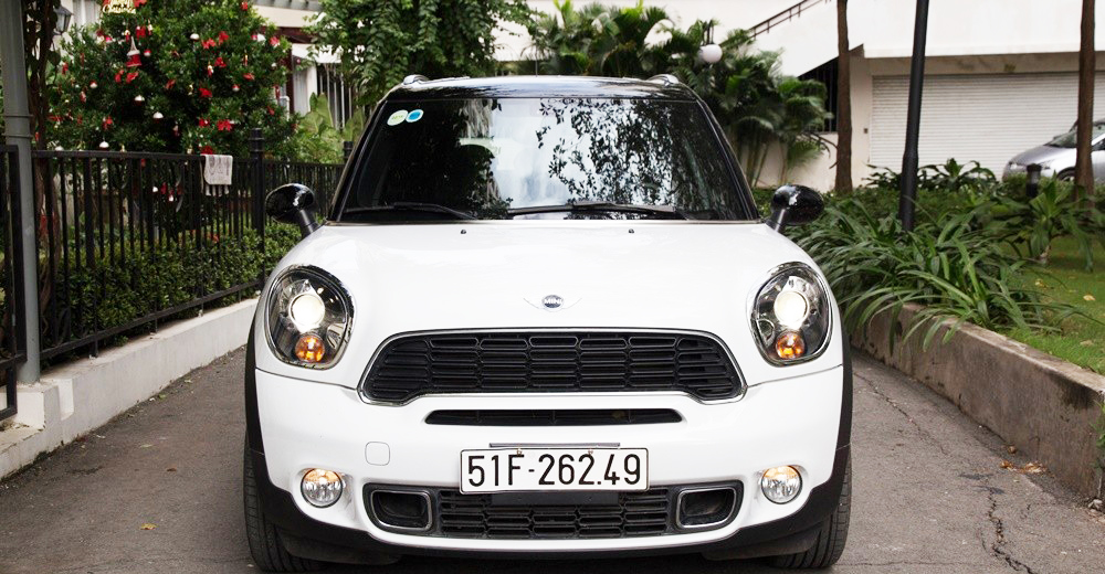 Đánh giá xe MINI Cooper S Countryman 2015 có đầu xe vừa cổ điển, vừa hiện đại