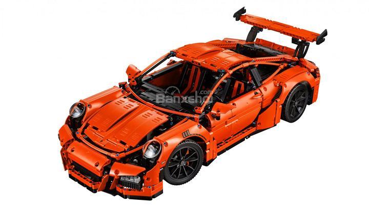 Chiêm ngưỡng Porsche 911 GT3 RS màu cam phong cách xếp hình.