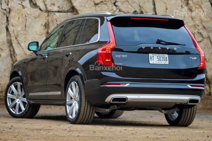 Đánh giá xe Volvo XC90 2016: Phía sau xe.