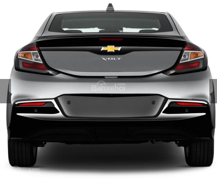 Đánh giá xe Chevrolet Volt 2017: Đuôi xe đã bằng phẳng hơn thế hệ trước.