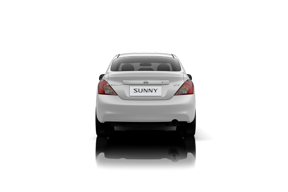 Đánh giá xe Nissan Sunny 2015 có đuôi xe thiết kế khá đơn giản.