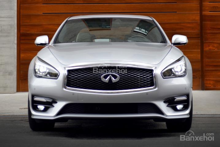 Đánh giá xe Infiniti Q70 2016: Thiết kế đầu xe đậm chất Đức.