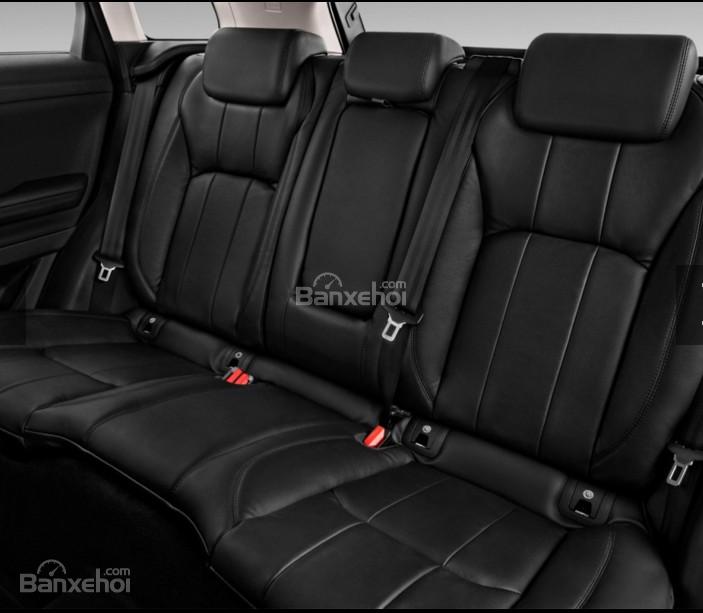 Đánh giá xe Land Rover Range Rover Evoque 2016: Hàng ghế phía sau xe.