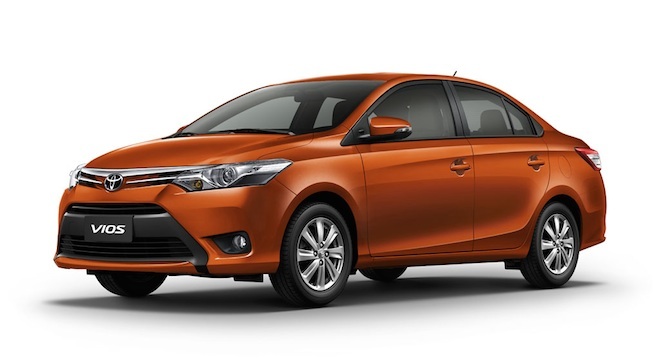 Đánh giá xe Toyota Vios 2016 có những đường gân nổi tạo điểm nhấn nhẹ cho thân xe.