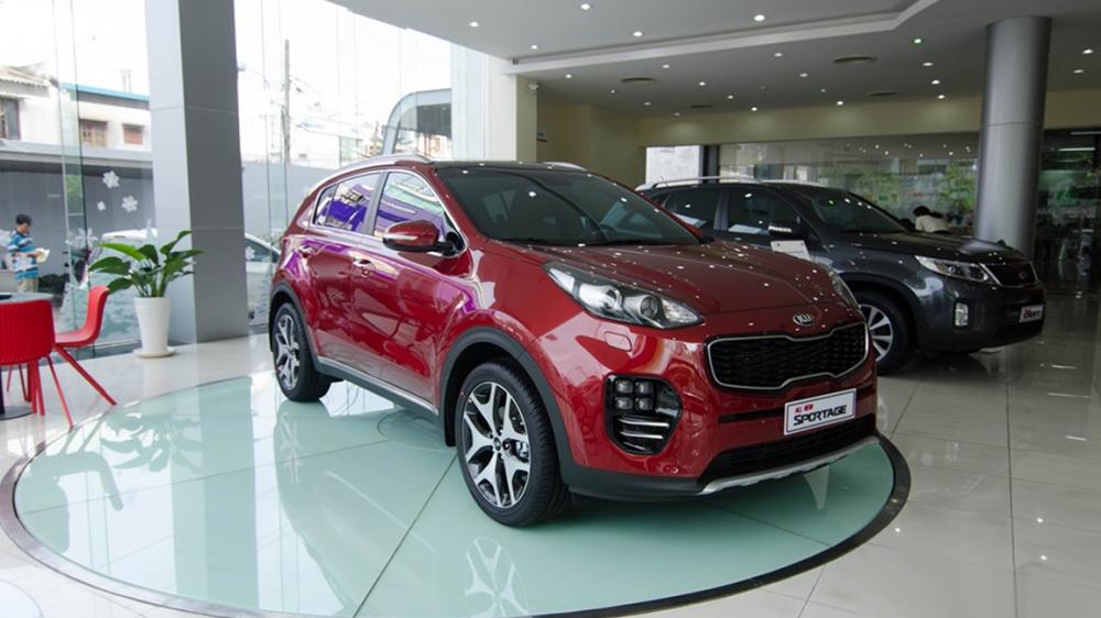 So sánh ngoại thất Kia Sportage 2016 và Mitsubishi Outlander Sport 2016.