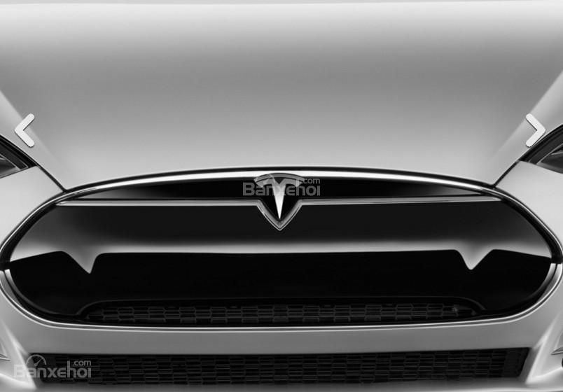 Đánh giá xe Tesla Model S 2016: Lưới tản nhiệt ngụy trang.