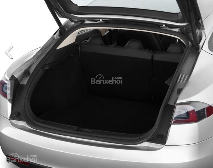 Đánh giá xe Tesla Model S 2016: Khoang hành lý phía sau.