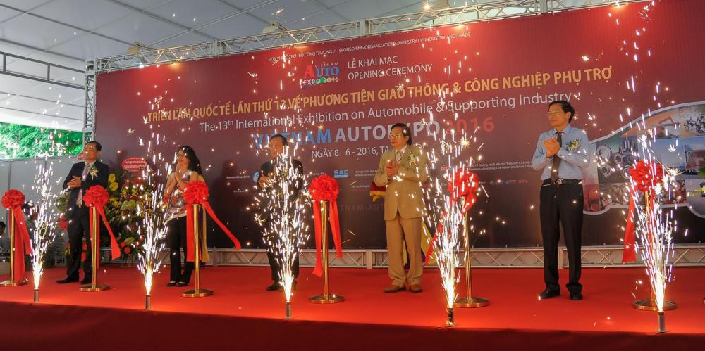 Khai mạc triển lãm Vietnam AutoExpo 2016 Hà Nội.