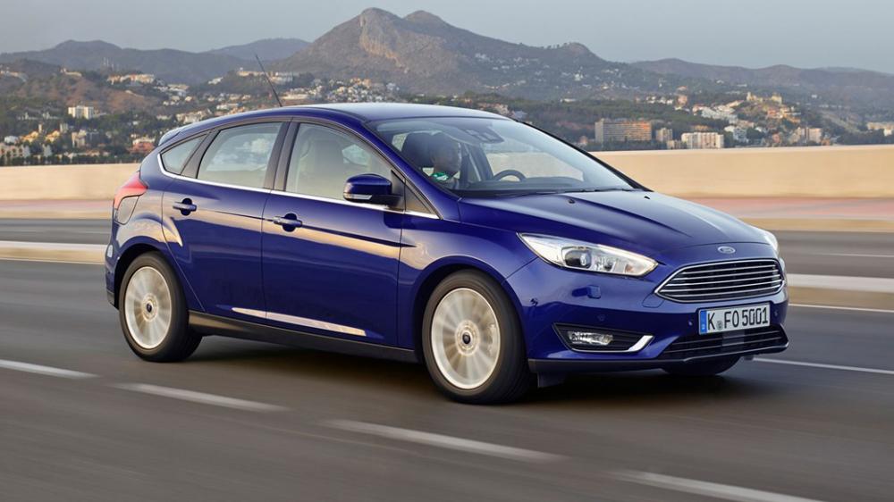 So sánh khả năng vận hành xe Ford Focus và Honda Civic.