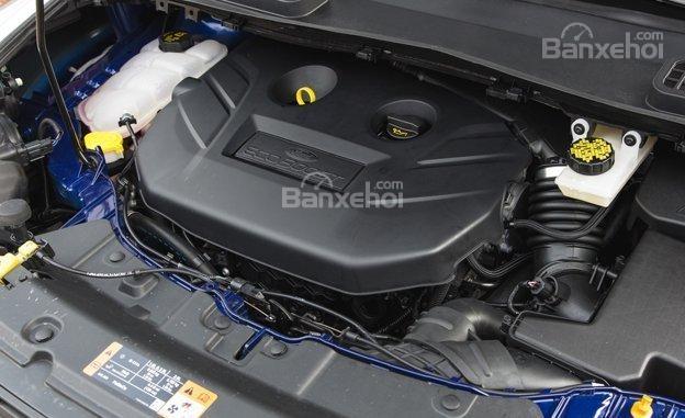 Đánh giá xe Ford Escape 2016 có động cơ EcoBoost mạnh mẽ tiết kiệm nhiên liệu.