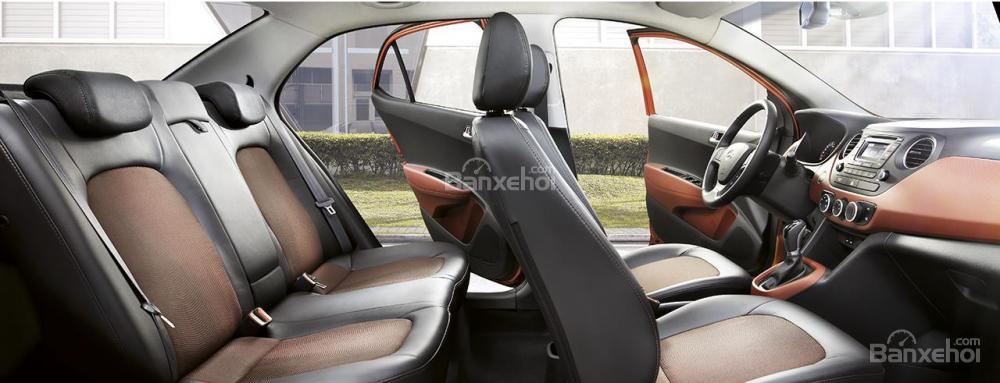 Đánh giá xe Hyundai Grand i10 sedan 2015 có toàn bộ hàng ghế đều bọc da.