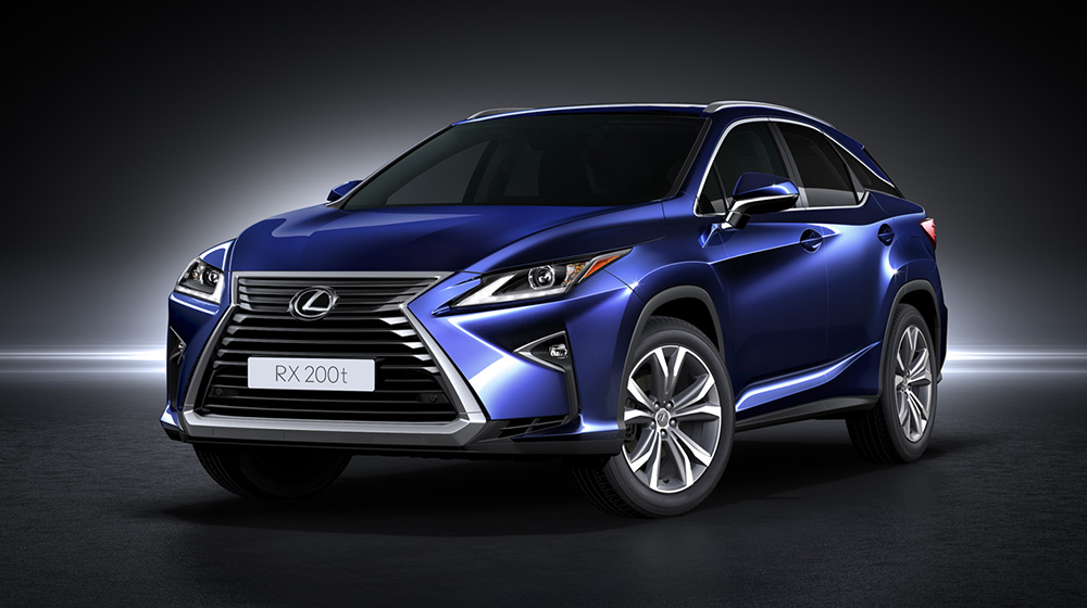 Đánh giá xe Lexus RX 200t có đèn sương mù nằm trong hốc đèn cũng với thiết kế hình mũi tên.