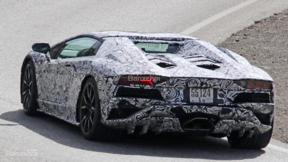 Lamborghini Aventador Roadster facelift lộ diện 3