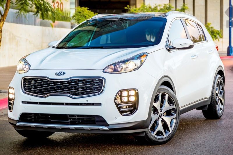 Đánh giá xe Kia Sportage 2017 có diện mạo khá hầm hố, nhiều góc cạnh.