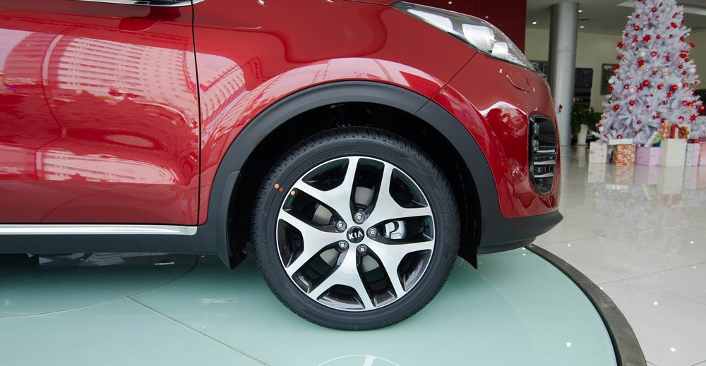 Đánh giá xe Kia Sportage 2017 có mâm xe tùy chọn theo phiên bản (17, 18 và 19 inch).