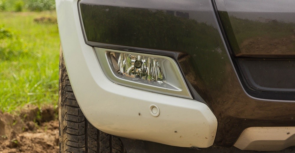 Đánh giá xe Ford Ranger 2016 có hình thoi đặt trong hốc đèn có viền nhũ bạc