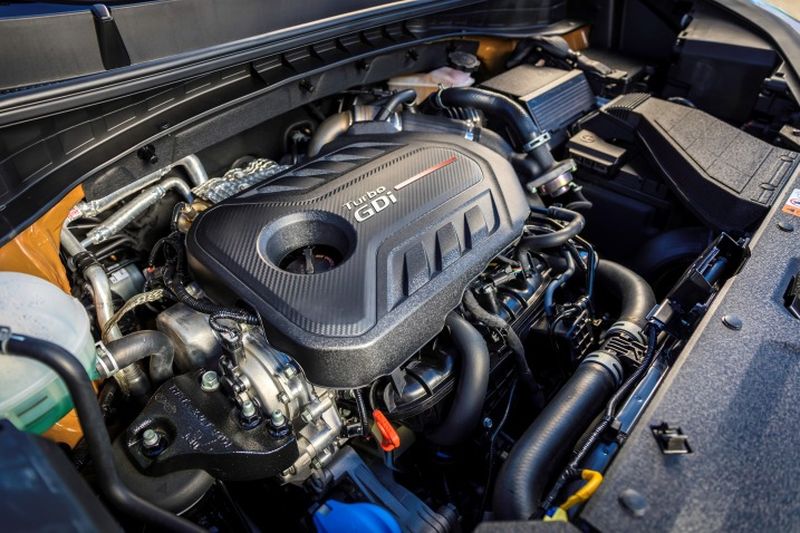 Đánh giá xe Kia Sportage 2017 phiên bản tăng áp có động cơ 2.0L mạnh mẽ.