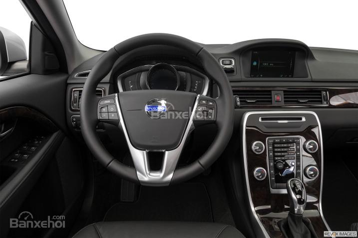 Đánh giá xe Volvo XC70 2016: Nội thất của xe khá trang nhã.