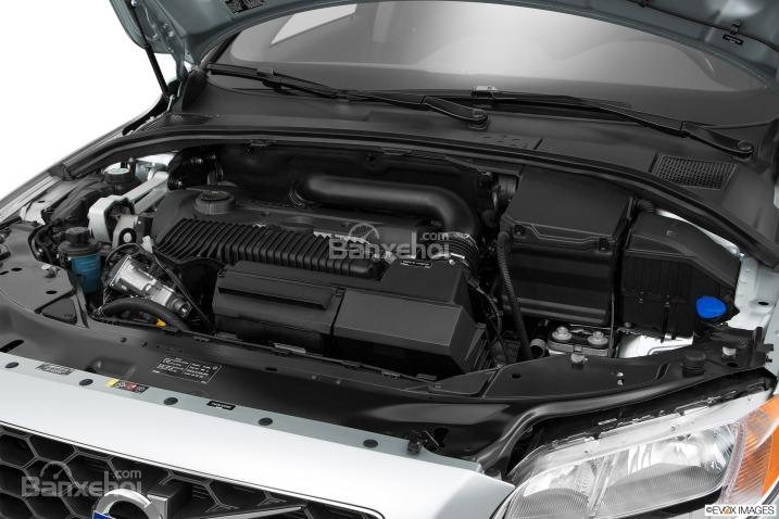 Đánh giá xe Volvo XC70 2016: Xe được trang bị động cơ tiêu chuẩn tăng áp 2 lít 4 xi lanh.