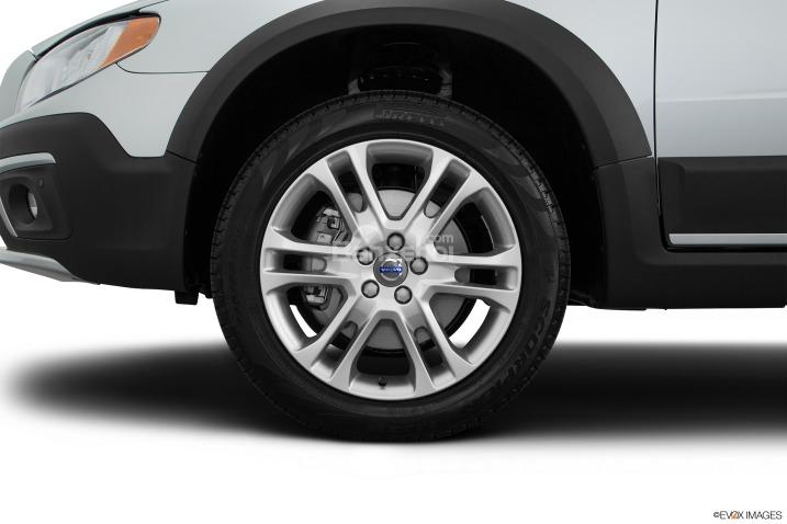 Đánh giá xe Volvo XC70 2016: Lazăng hợp kim 18 inch.