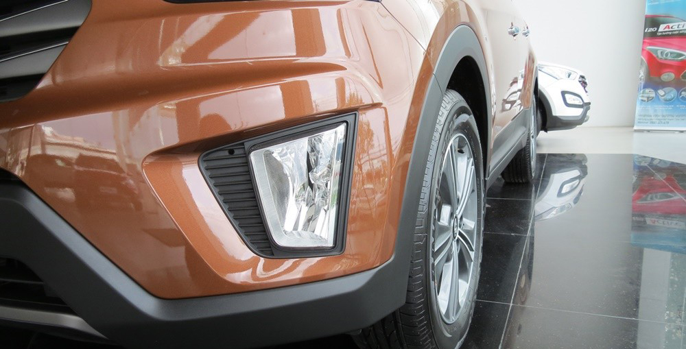 Đánh giá xe Hyundai Creta 2015 có đèn sương mù LED dọc khá độc đáo.