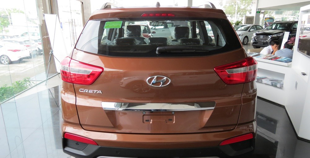 Đánh giá xe Hyundai Creta 2015 có đuôi xe góc cạnh, mạnh mẽ.