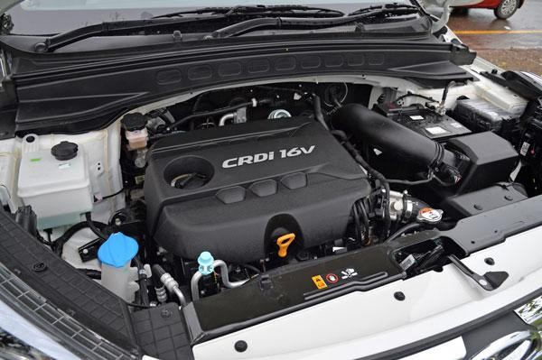 Đánh giá xe Hyundai Creta 2015 có 2 phiên bản động cơ xăng và dầu.