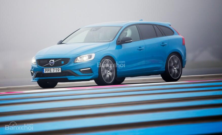 Đánh giá xe Volvo V60 2016: Khả năng tiết kiệm nhiên liệu ấn tượng, tính năng an toàn tuyệt vời.