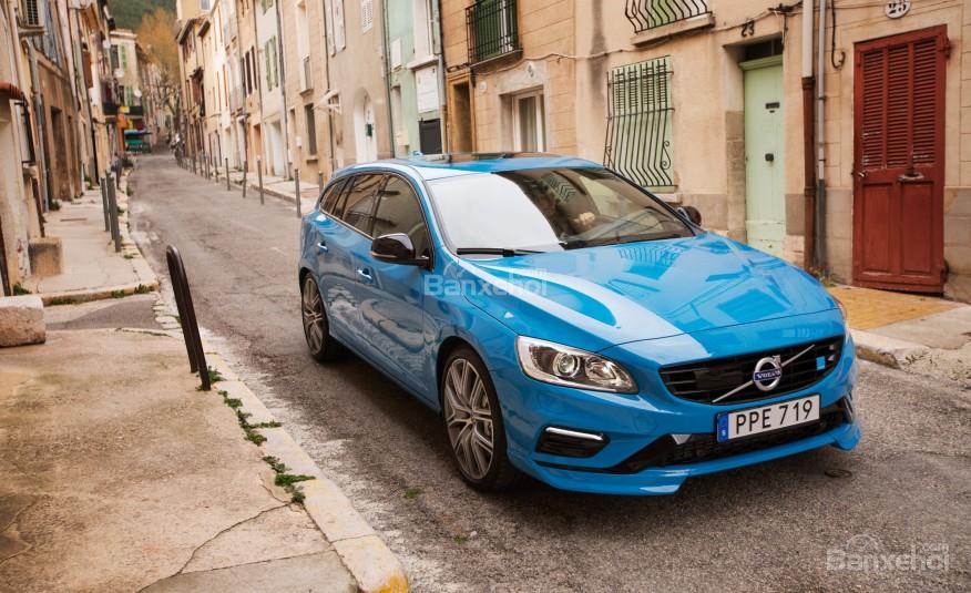 Đánh giá xe Volvo V60 2016: Khả năng tiết kiệm nhiên liệu ấn tượng, tính năng an toàn tuyệt vời,