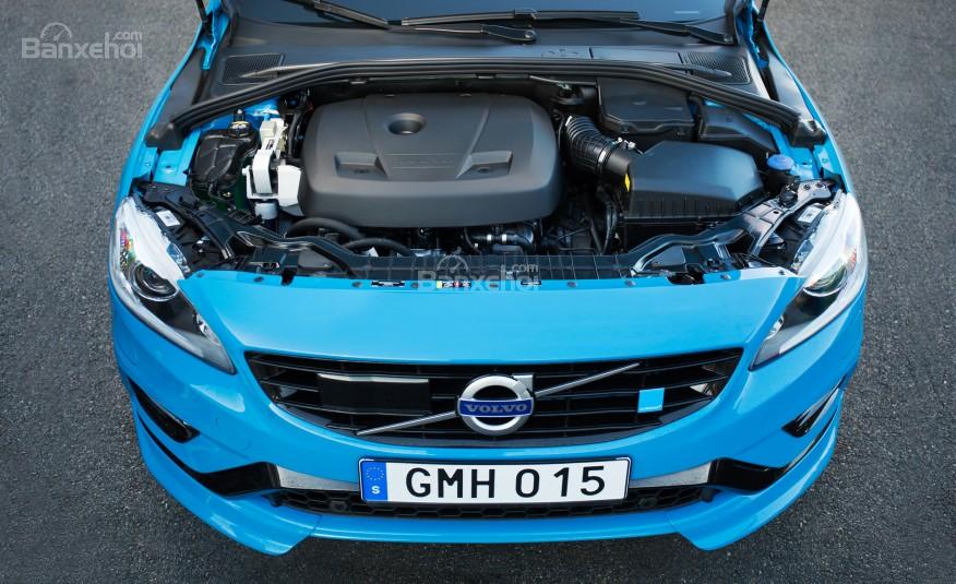 Đánh giá xe Volvo V60 2016: Xe được trang bị động cơ 4 xi lanh Đánh giá xe Volvo V60 2016: Đi kèm hệ dẫn động cầu trước